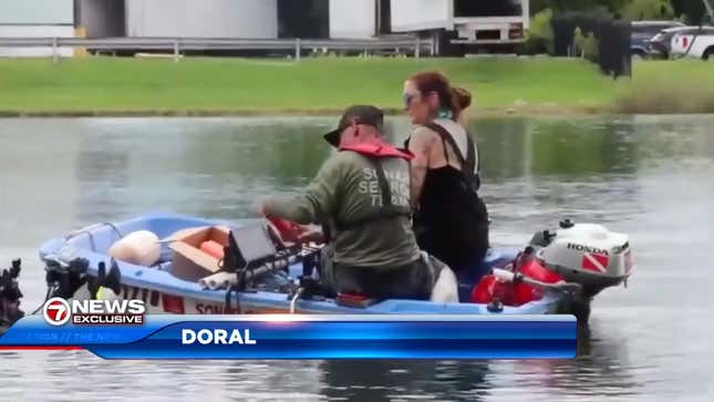 Image for article titled Florida Divers Working A Cold Case Found 32 Vehicles In A Lake, Which Isn&#39;t Sketchy At All