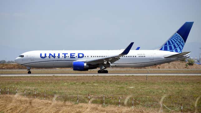 Boeing 767 United Airlines. Flugzeug auf dem internationalen Flughafen Fiumicino. Fiumicino (Italien), 23. Juli 2024.