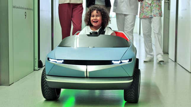 Image for article titled Hyundai Made This Minicar For A Children&#39;s Hospital And It Completely Rules