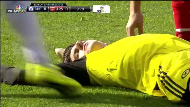Alexis Knocks Chelsea Keeper Out Cold; Keeper Stays In Game