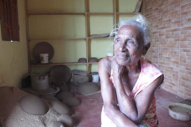 Image for article titled The Oldest Ceramista in Brazil
