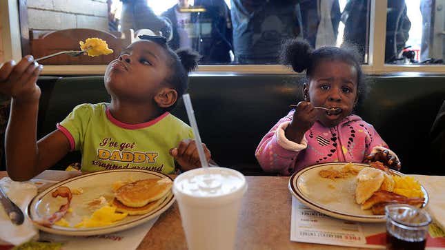 Image for article titled Big restaurant chains switching to smaller menus