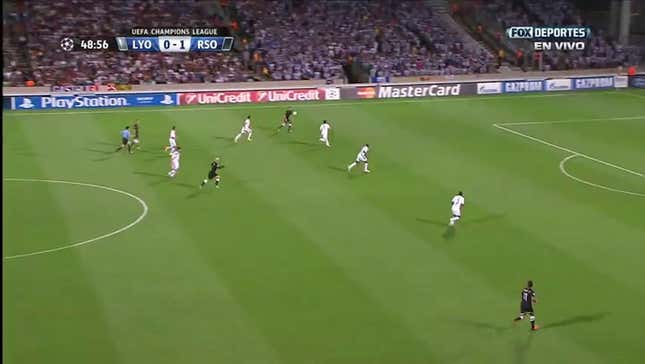 Announcers Go Berserk When Real Sociedad Scores A True Team <em>Golazo</em>