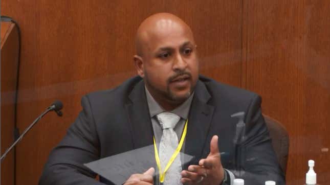 Senior Special Agent James Reyerson of the Minnesota Bureau of Criminal Apprehension testifies as Hennepin County Judge Peter Cahill presides 