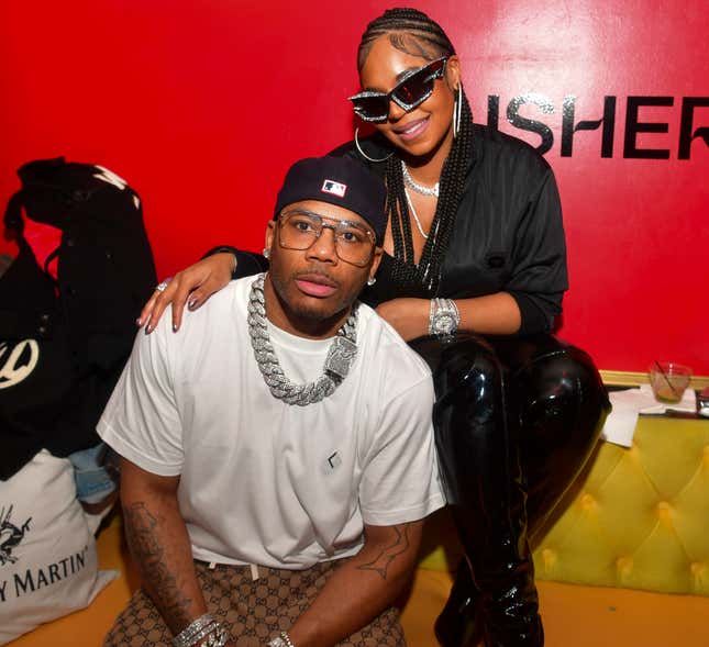 (Image créée à l’aide d’un filtre étoile) Nelly et Ashanti assistent à l’événement de sortie de l’album « Coming Home » d’Usher le 14 février 2024 à Atlanta, en Géorgie.