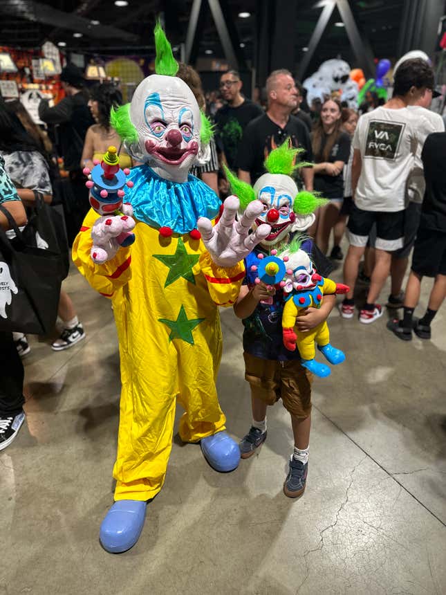 Image for article titled The Spookiest Cosplay at Midsummer Scream 2023