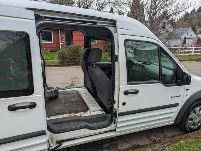 Image for article titled At $9,999, Will This Electric 2011 Ford Transit Connect Make A Connection?