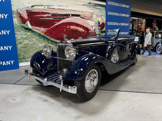 Front 3/4 view of a blue 1933 Hispano-Suiza J12 Cabriolet