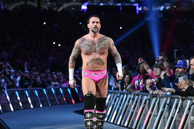 CM Punk entrando al ring