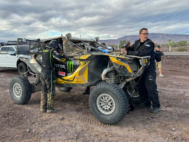 Image for article titled Racers Keep Going Back To The Baja 1000, One Of The Toughest Off-Road Events On Earth