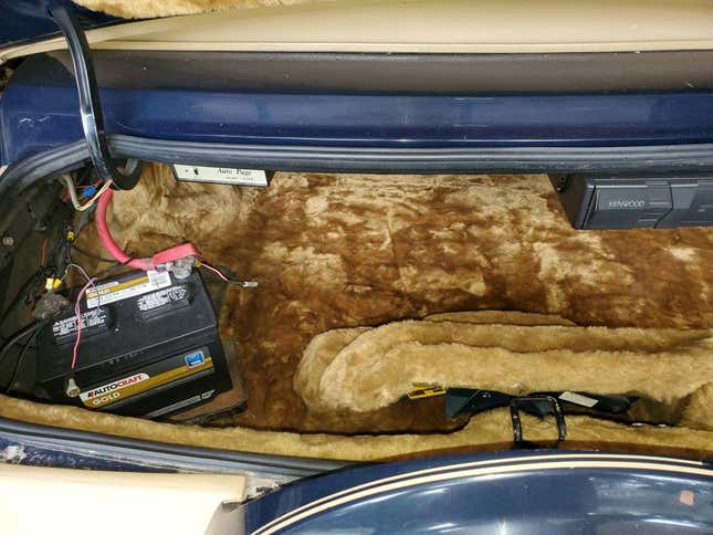 Image for article titled At $15,000, Would You Go For Baroque in This 1981 Zimmer Golden Spirit?