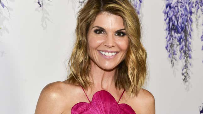 Image for article titled Aunt Becky Will Return to the Small Screen
