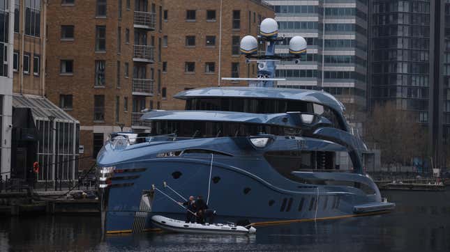 Russian superyacht Phi docked in London’s Canary Wharf.