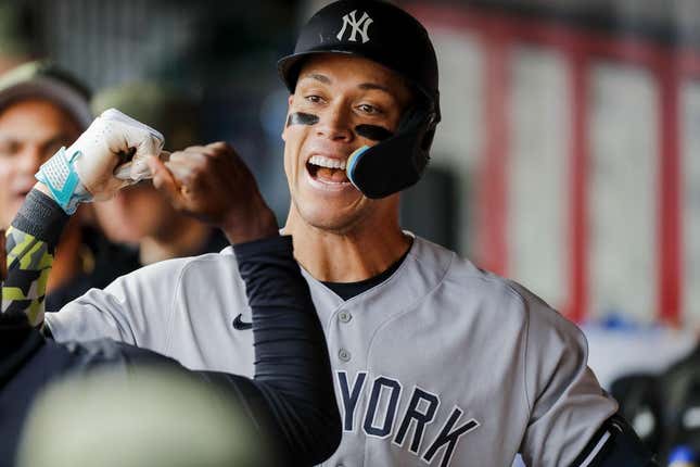 Anthony Rizzo homers, Aaron Judge gets 4 hits in win vs. Reds