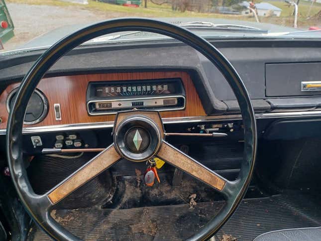 Image for article titled At $4,700, Does This 1967 Renault 10 Push All The Right Buttons?