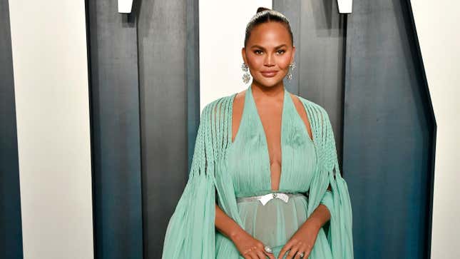 :Chrissy Teigen attends the 2020 Vanity Fair Oscar Party on February 09, 2020 in Beverly Hills, California.