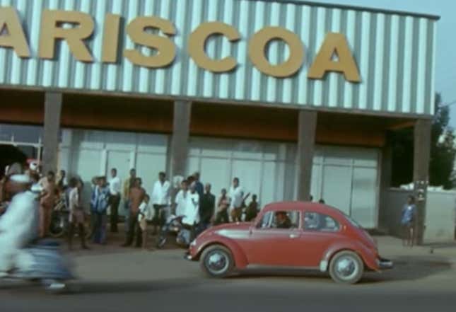 Image for article titled A Famous French Film Director Once Shot A Bunch Of Gag VW Beetle Ads In Africa