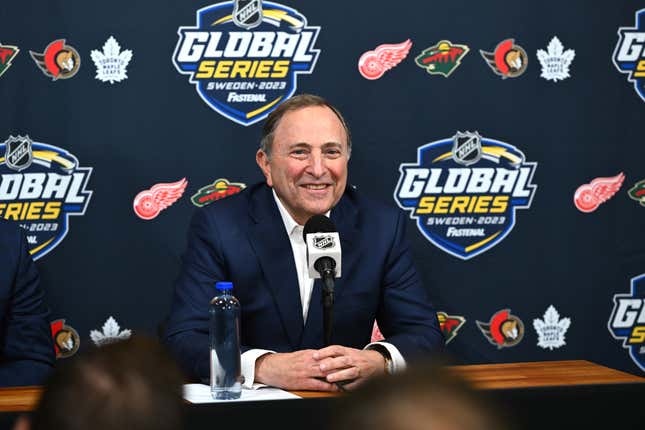 Image for article titled This week in the NHL: Gary Bettman hints at changes; Patrick Kane opens up about his choice; Leafs are falling