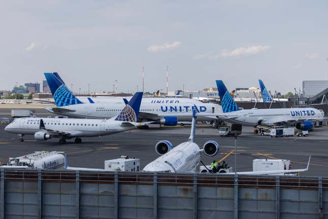 Image for article titled All the Reasons My Flight From Newark Was Delayed or Canceled