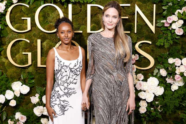  Zahara Jolie et Angelina Jolie assistent aux Golden Globe Awards 2025 au Beverly Hilton le 5 janvier 2025 à Beverly Hills, en Californie. 