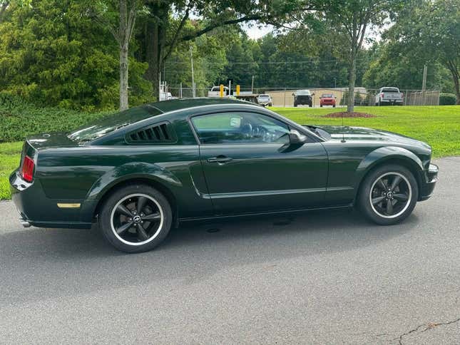 Image for article titled At $10,499, Is This 2009 Ford Mustang &#39;Number One With A Bullitt?&#39;