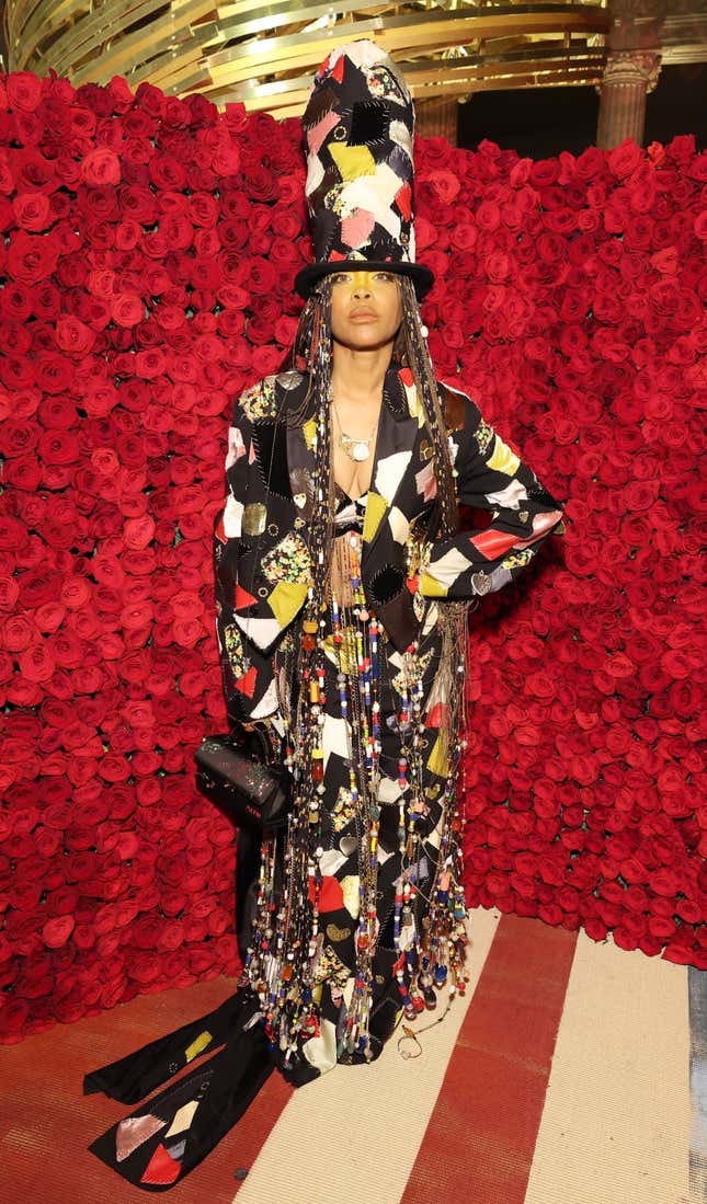 Erykah Badu nimmt an der Met Gala 2022 zur Feier von „In America: Eine Anthologie der Mode“ im Metropolitan Museum of Art am 2. Mai 2022 in New York City teil.