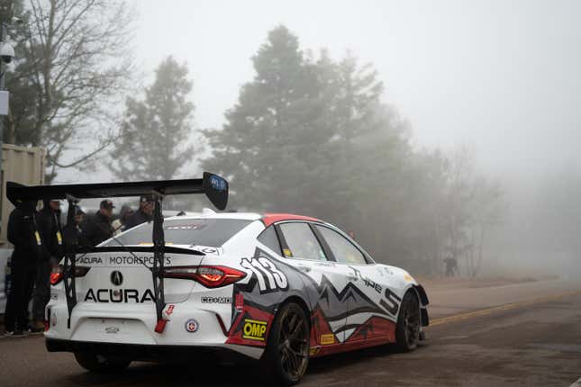 Image for article titled Views From the 2022 Pikes Peak International Hill Climb