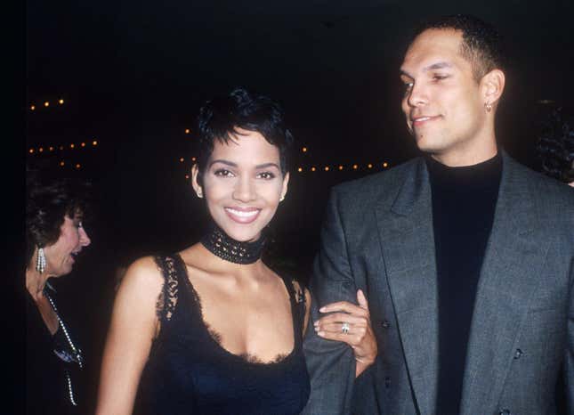 Image for article titled Halle Berry&#39;s Wild Roller Coaster Romantic History