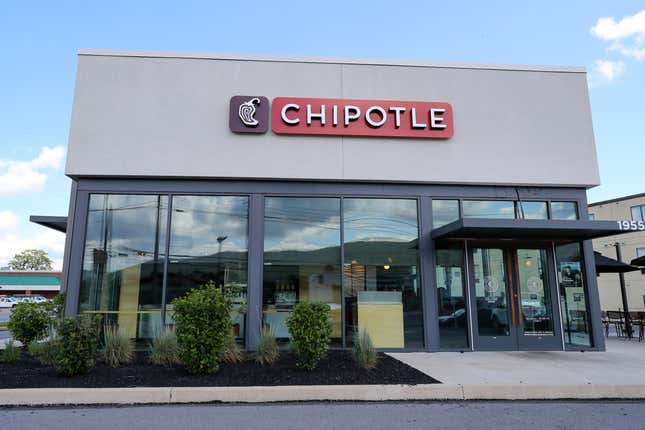 Image for article titled Chipotle is dropping its first new dip in 5 years — and it's got a ranch twist