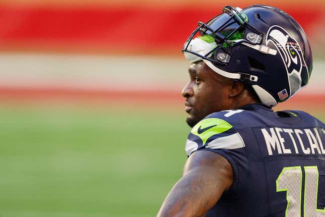 SHOCKING: DK Metcalf, not a track athlete, loses track race