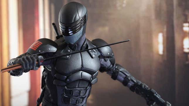 Snake Eyes holds a katana