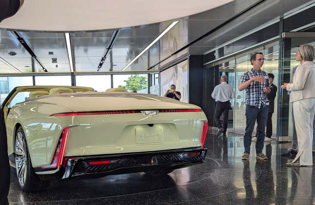 Image for article titled Cadillac Sollei Concept Is A Manilla Cream Luxury EV Dream