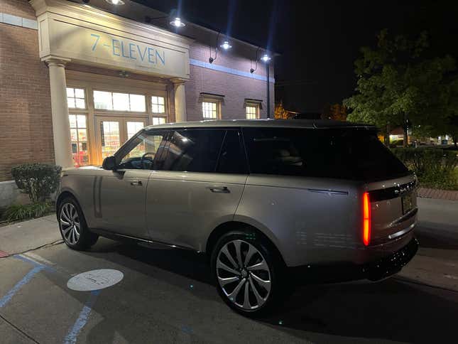 Ein schicker Range Rover verdient einen schicken 7-Eleven