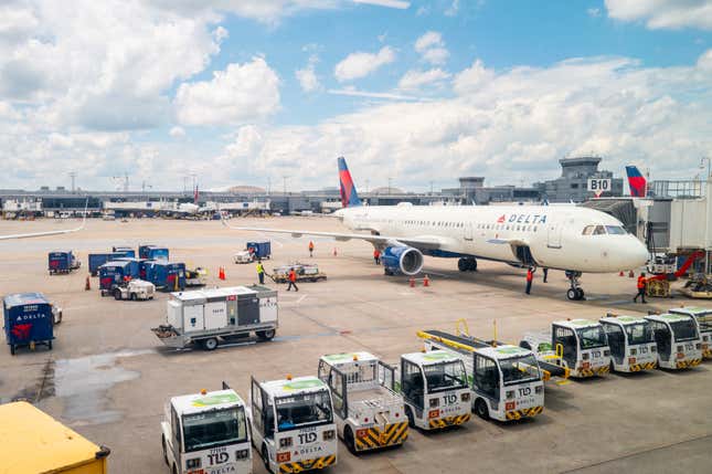 Image de l'article intitulé Deux avions de Delta Air Lines sont entrés en collision sur une piste