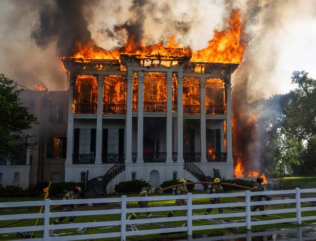 Image for article titled From Nottoway To Monticello,15 Slave Plantations With Brutal Backstories