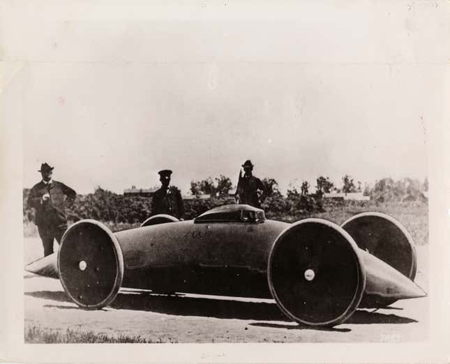 Image for article titled The First Car To Ever Go Over 100 Miles Per Hour Was An EV