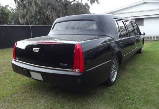 Image for article titled This Custom Cadillac Looks Like a Dollar Store Version of the Presidential Limo