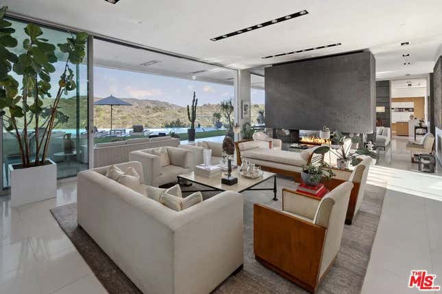 Image for article titled Take a Look Inside L.A. Reid&#39;s Unbelievable Mansion on the Market... Again