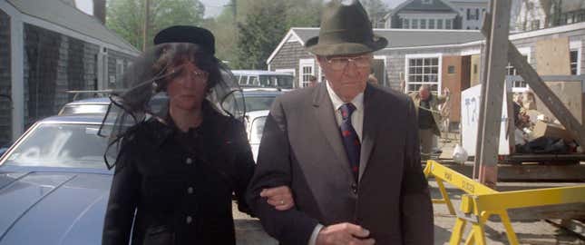 Image for article titled It's Cop Versus Shark in Jaws—Who's the Monster Now?