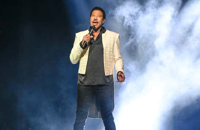 SAN FRANCISCO, CALIFORNIA - SEPTEMBER 08: Lionel Richie performs at Chase Center on September 08, 2023 in San Francisco, California. 