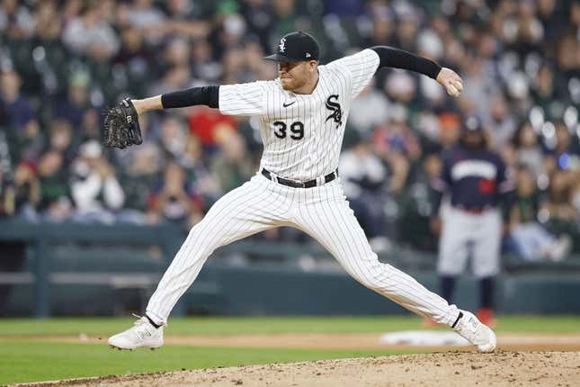 Sep 16, 2023; Chicago, Illinois, USA; Chicago White Sox relief pitcher Aaron Bummer (39) pitches against the Minnesota Twins during the sixth inning at Guaranteed Rate Field.