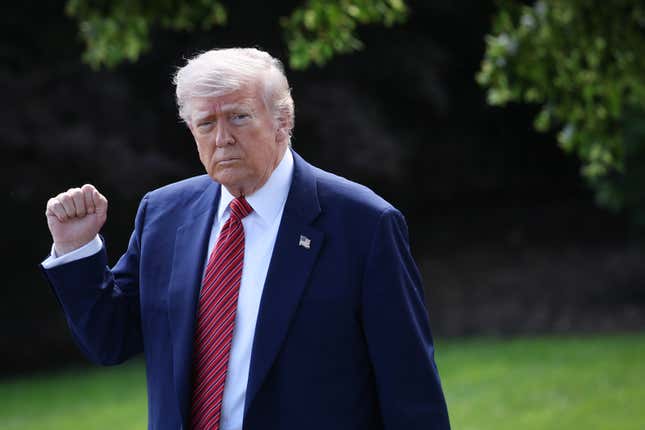 Image for article titled The White House is sending mixed signals on iPhone tariffs