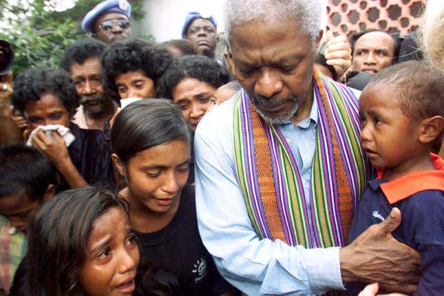 United Nations Secretary-General Kofi Annan consoles family members of victims of last April's massacre by pro-Indonesia militia in Liquisa, 30 km west of DIli February 17. At least 50 people were killed after pro-Indonesian militia and Indonesian soldiers attacked hundreds of refugees seeking shelter in a church compound. - PBEAHULNMCC