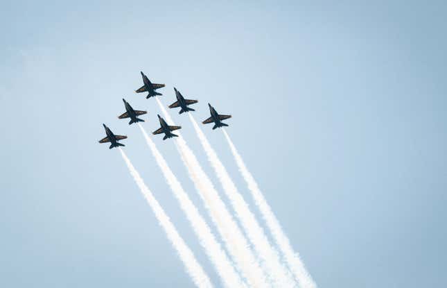 Image for article titled U.S. Navy Celebrates Its First Black Female Tactical Fighter Pilot