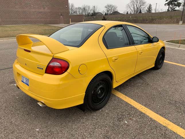 Image for article titled This Dodge Neon SRT-4 Has Just 5,600 Miles And Awesome Steelies