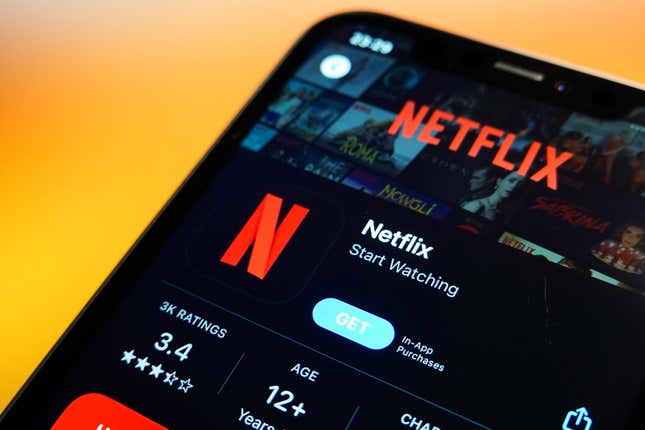 Image de l'article intitulé L’action Netflix bondit de 9 % après des bénéfices supérieurs à la moyenne, ce qui témoigne d’une activité publicitaire en pleine croissance