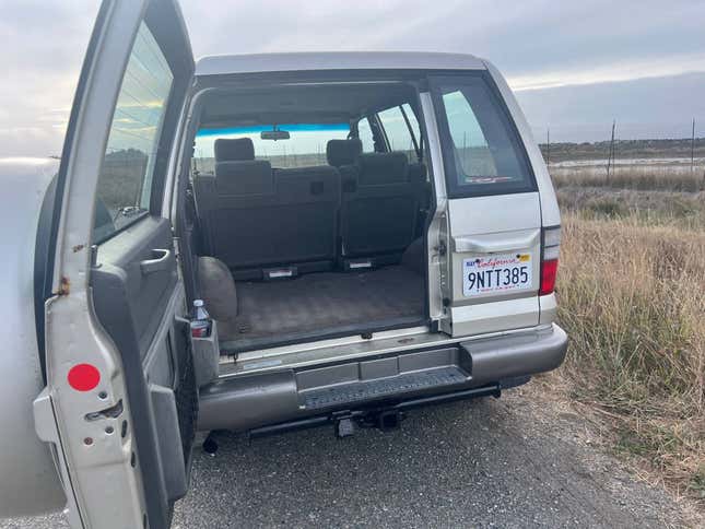 Image for article titled At $4,650, Is This 2000 Isuzu SUV A Super Trooper?