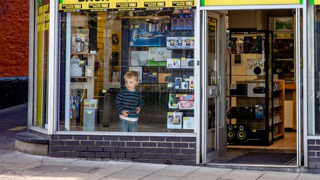 Image for article titled Pawn Shop Has Kid In The Window