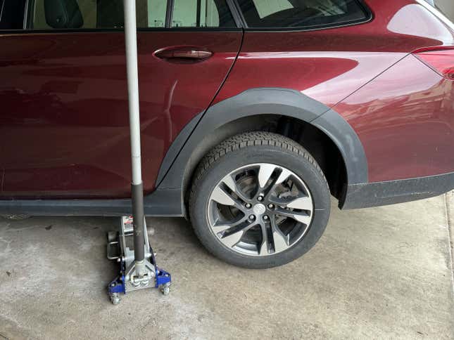 Image for article titled Everything You Need To Know About Fixing A Flat Tire