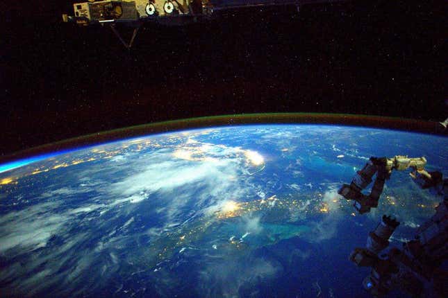 Image for article titled Beautiful new photos by NASA astronaut Scott Kelly make the Earth look strangely alien